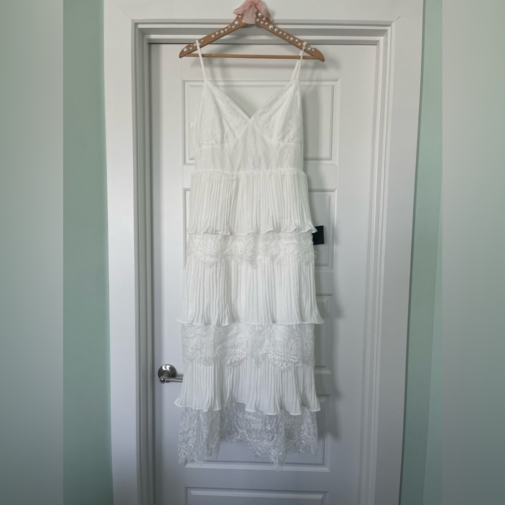 Lulu’s White Dress Size Large NWT